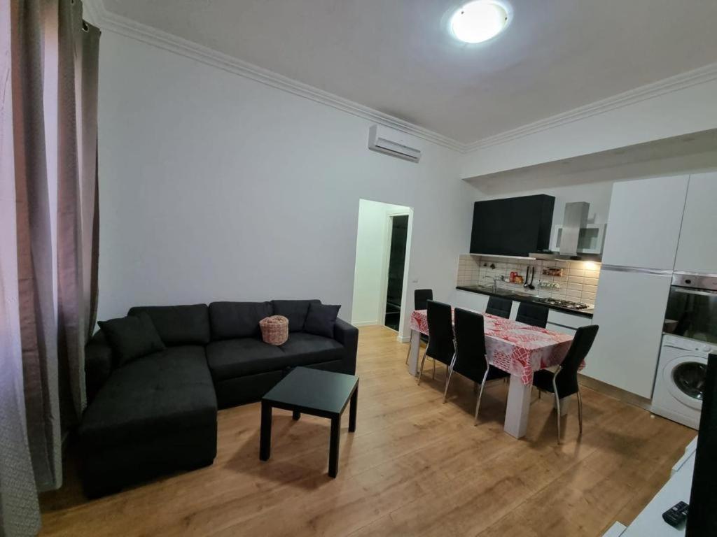 Piazza Colombo-Apartments Sanremo Exteriör bild